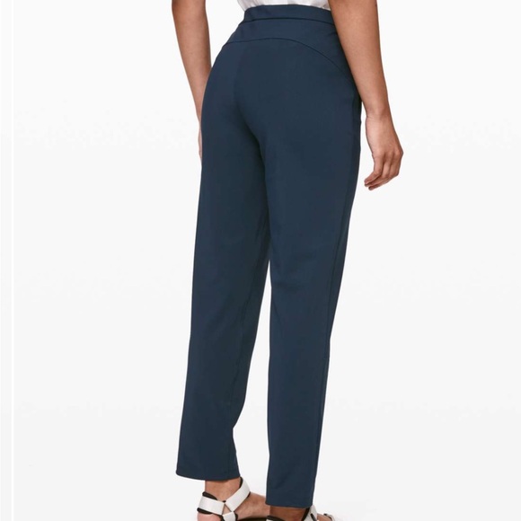 Lululemon On The Move Pant *Lightweight sz.8 True Navy - Picture 3 of 8